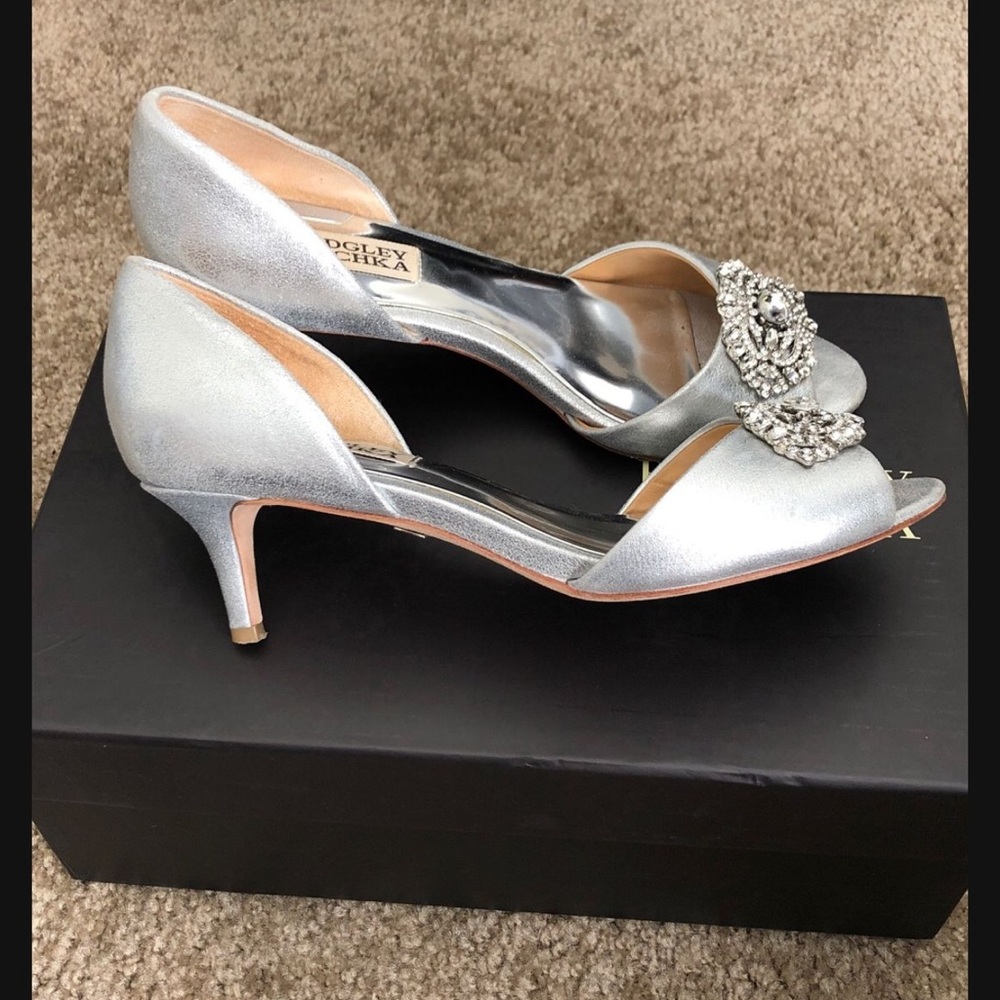 Badgley Mischka Petrina II Bridal Peep Toe Kitten Heels Size 6